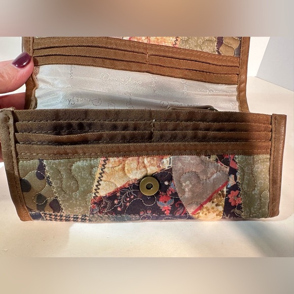 Donna Sharp Patchwork Quilted Multicolor Clutch Snap Wallet Brown Leather Trim - Picture 6 of 8